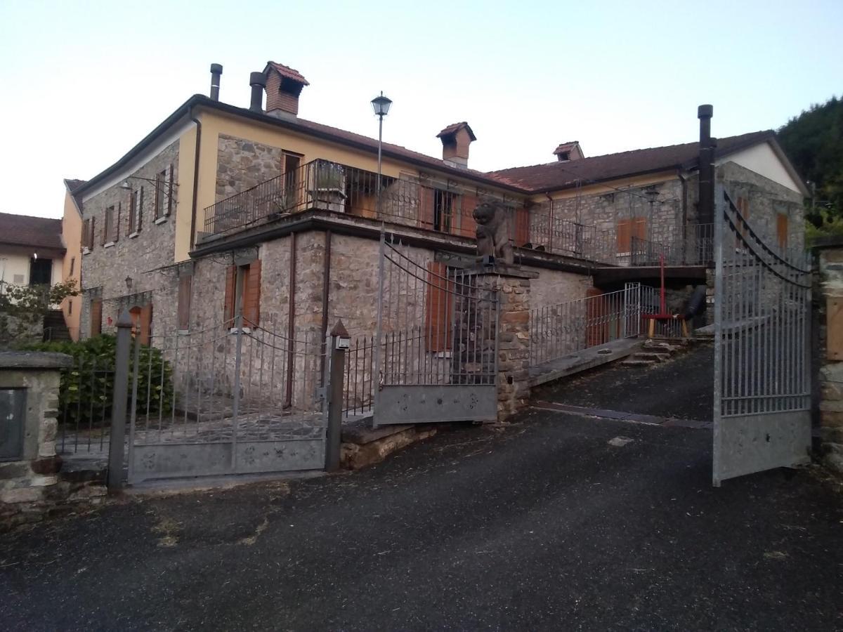Apartamento Locazione Turistica La Ca Gialla Pontremoli Exterior foto