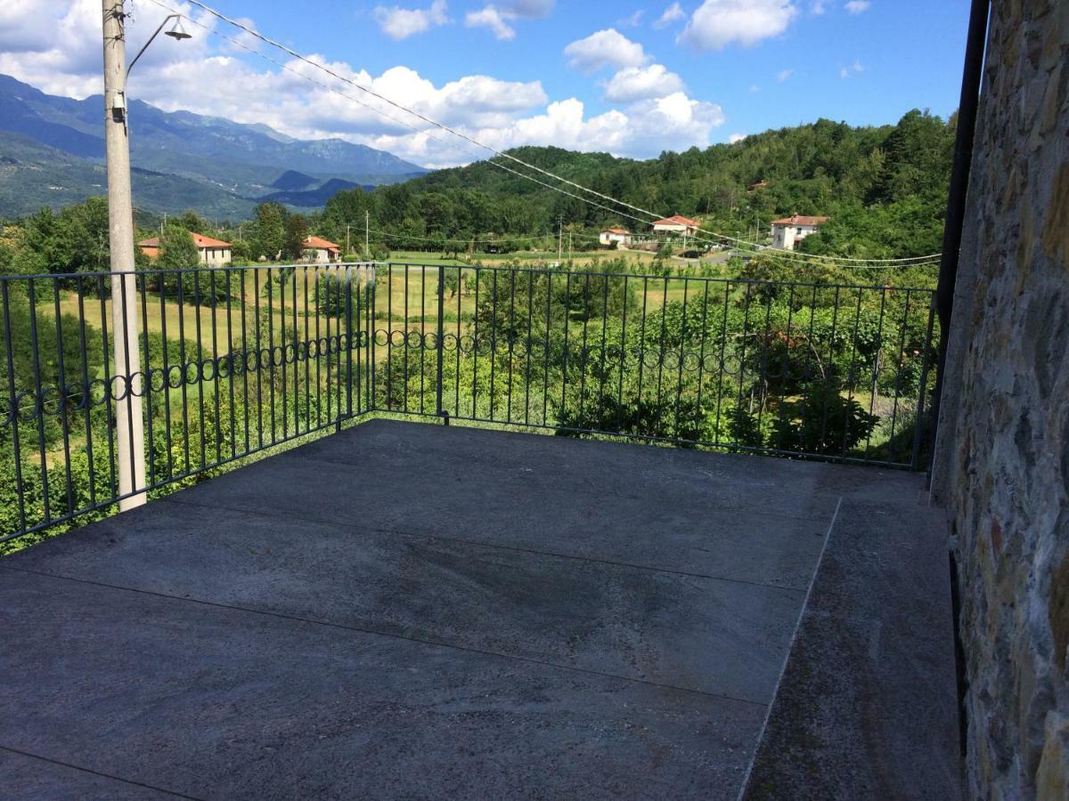 Apartamento Locazione Turistica La Ca Gialla Pontremoli Exterior foto